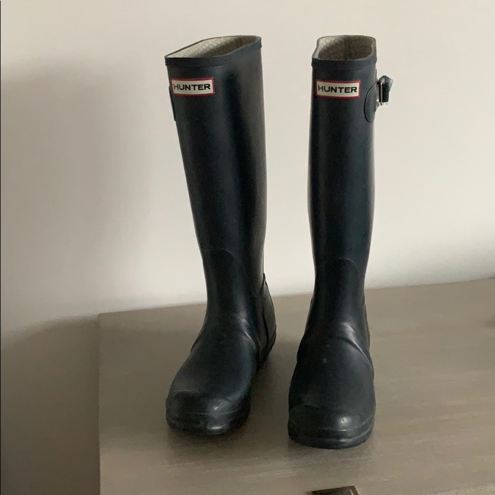 Hunter navy rain boots matte finish